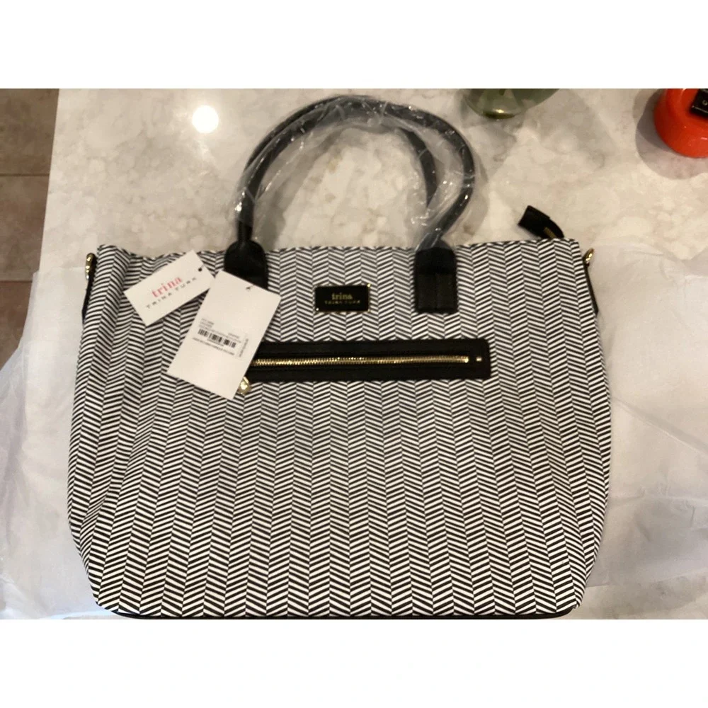 Trina Turk Satchel Tote Bag‎ Black White Chevron Print Crossbody Purse
